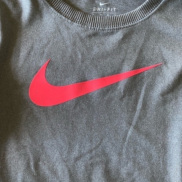 NIKE-GIRLS SIZE 5/6-GRAY AND PINK DRI FIT TOP - Picture 3 of 4